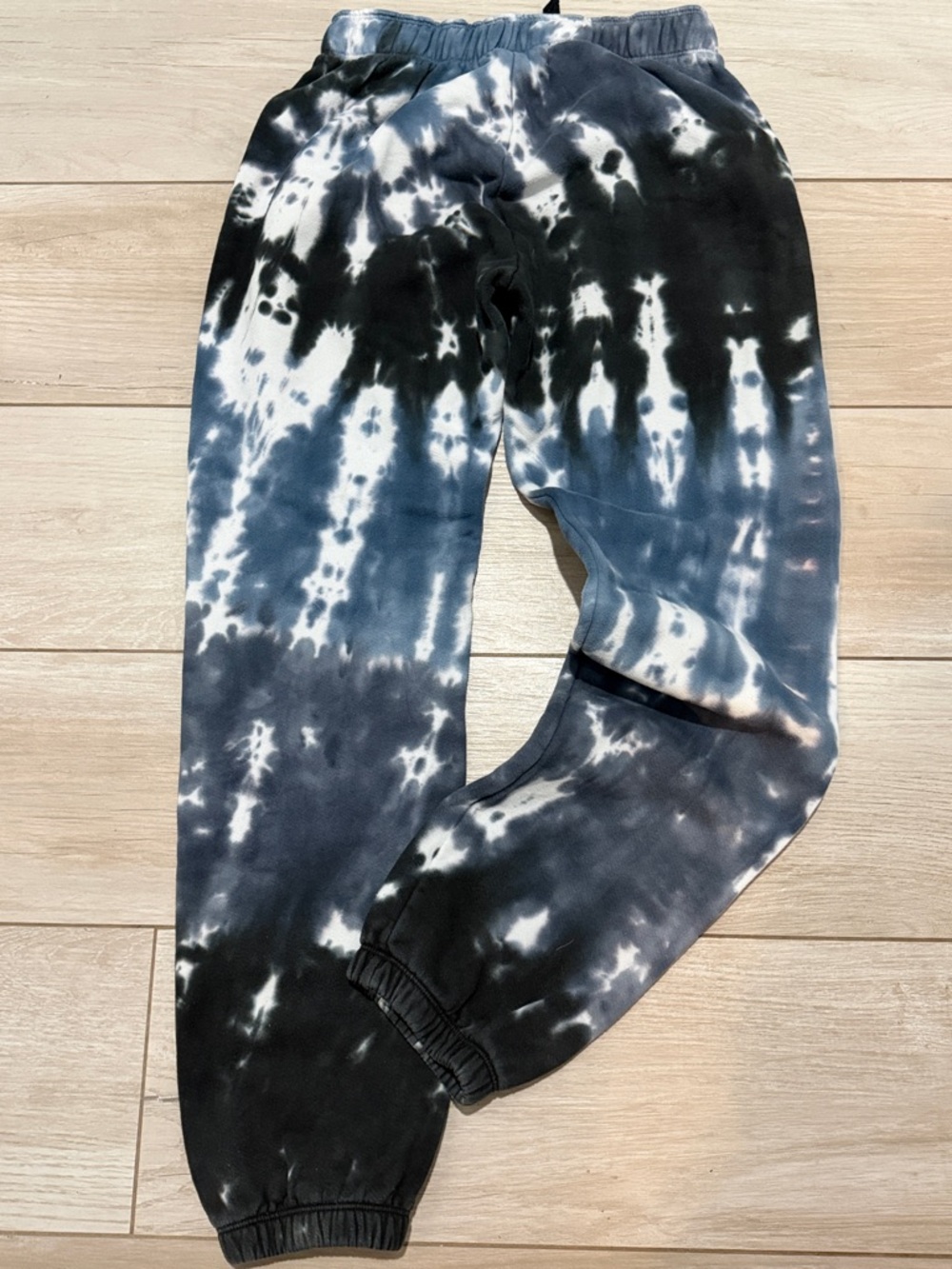 SoulCycle Comfy Tie Dye Joggers XS Gray Black Skull Logo Sweatpants Athleisure